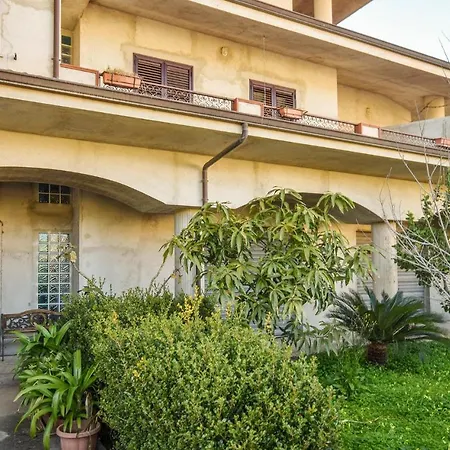 1 Bedroom Beautiful In Appartement